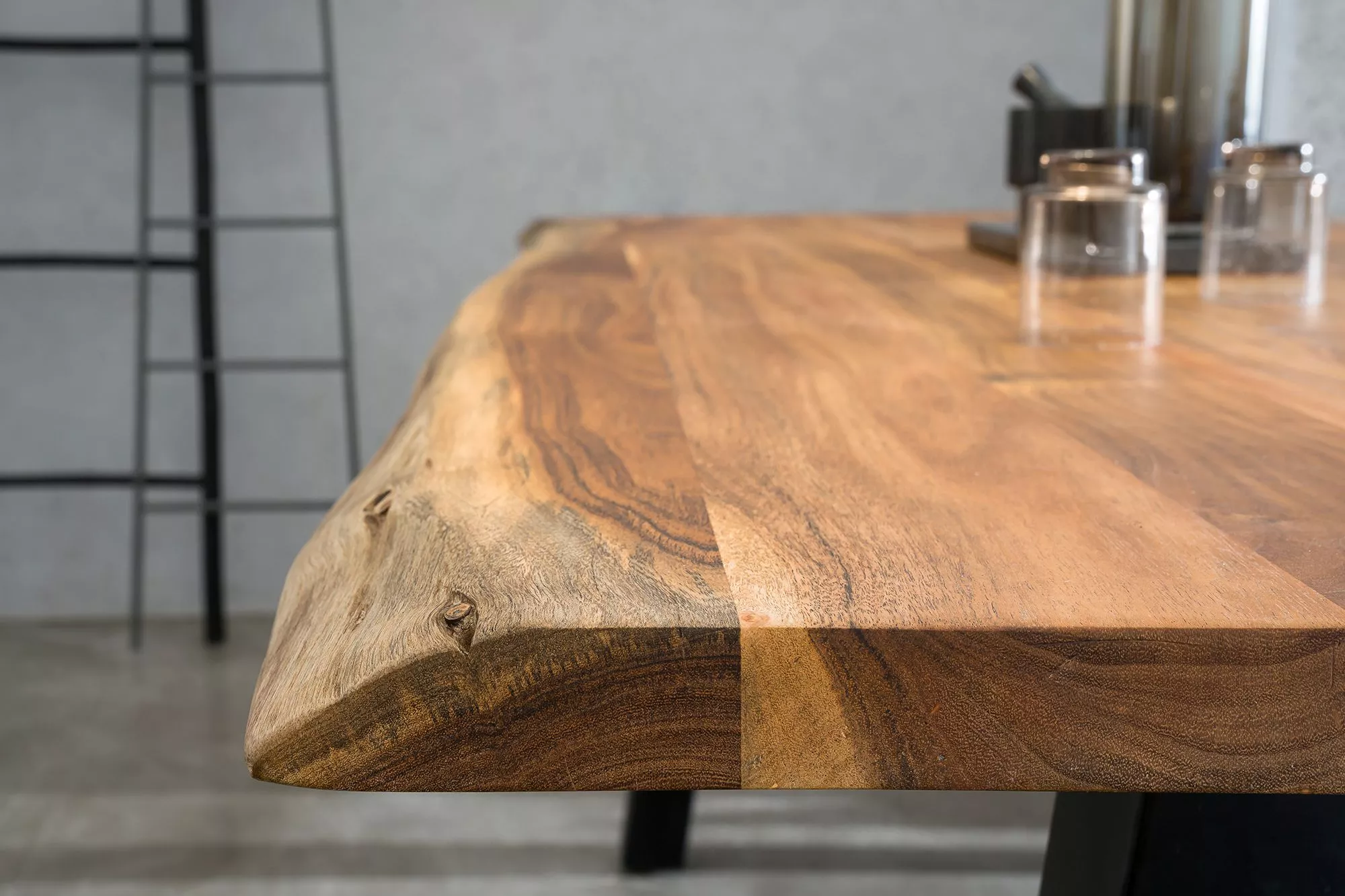 Table de repas LEMBANG