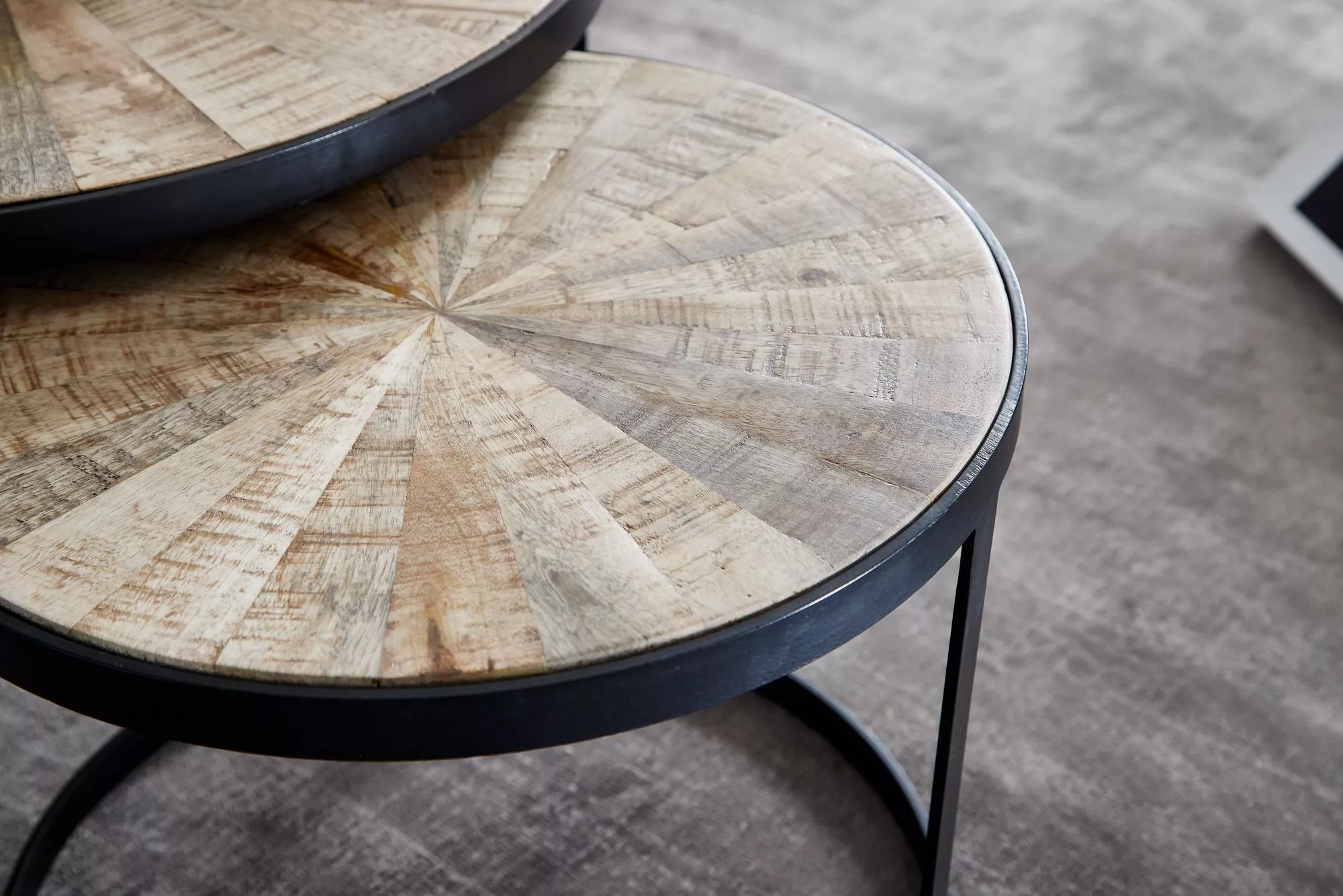 Lot de 2 tables gigognes DOI KIO RAI-MONG