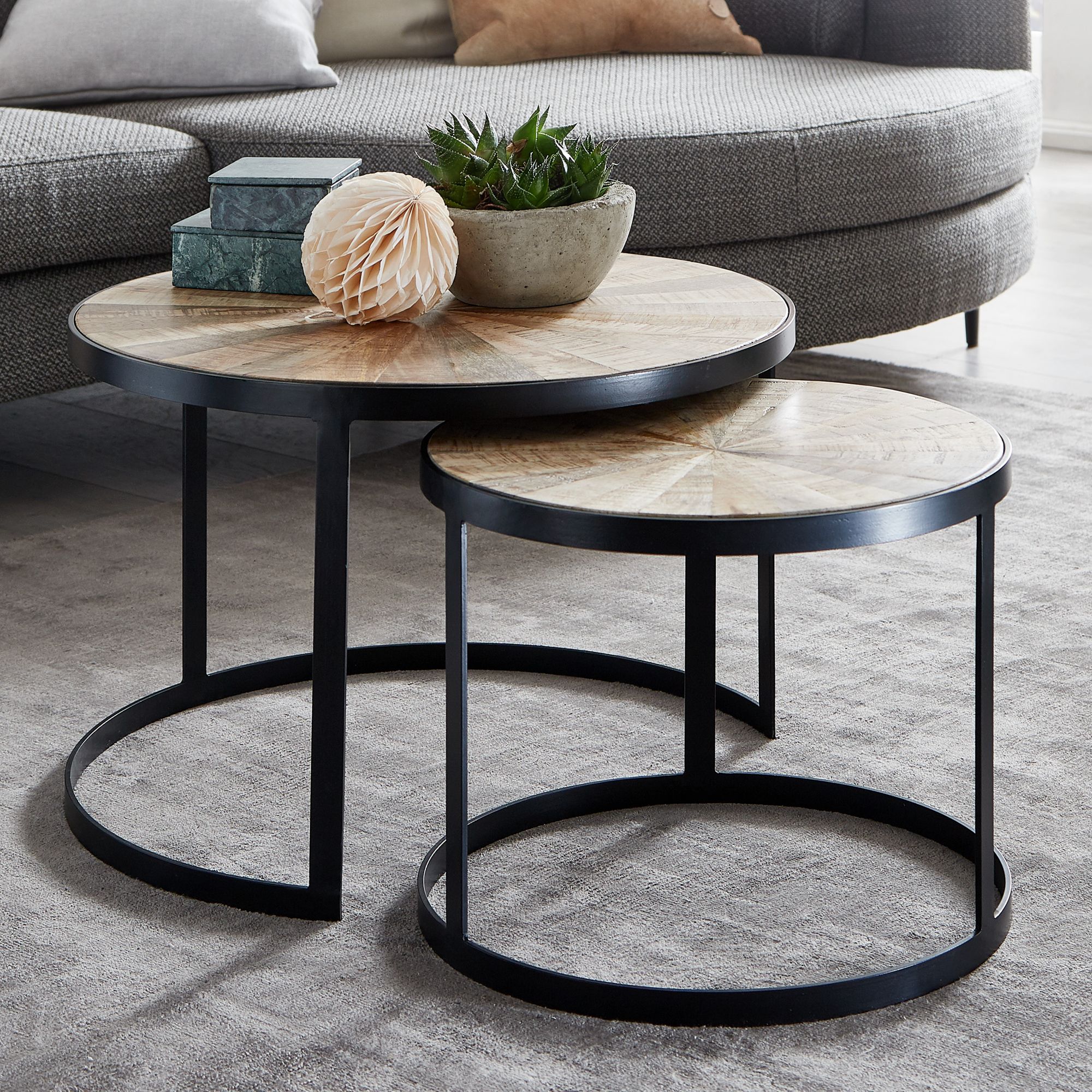 Lot de 2 tables gigognes DOI KIO RAI-MONG Lot de 2 tables gigognes DOI KIO RAI-MONG