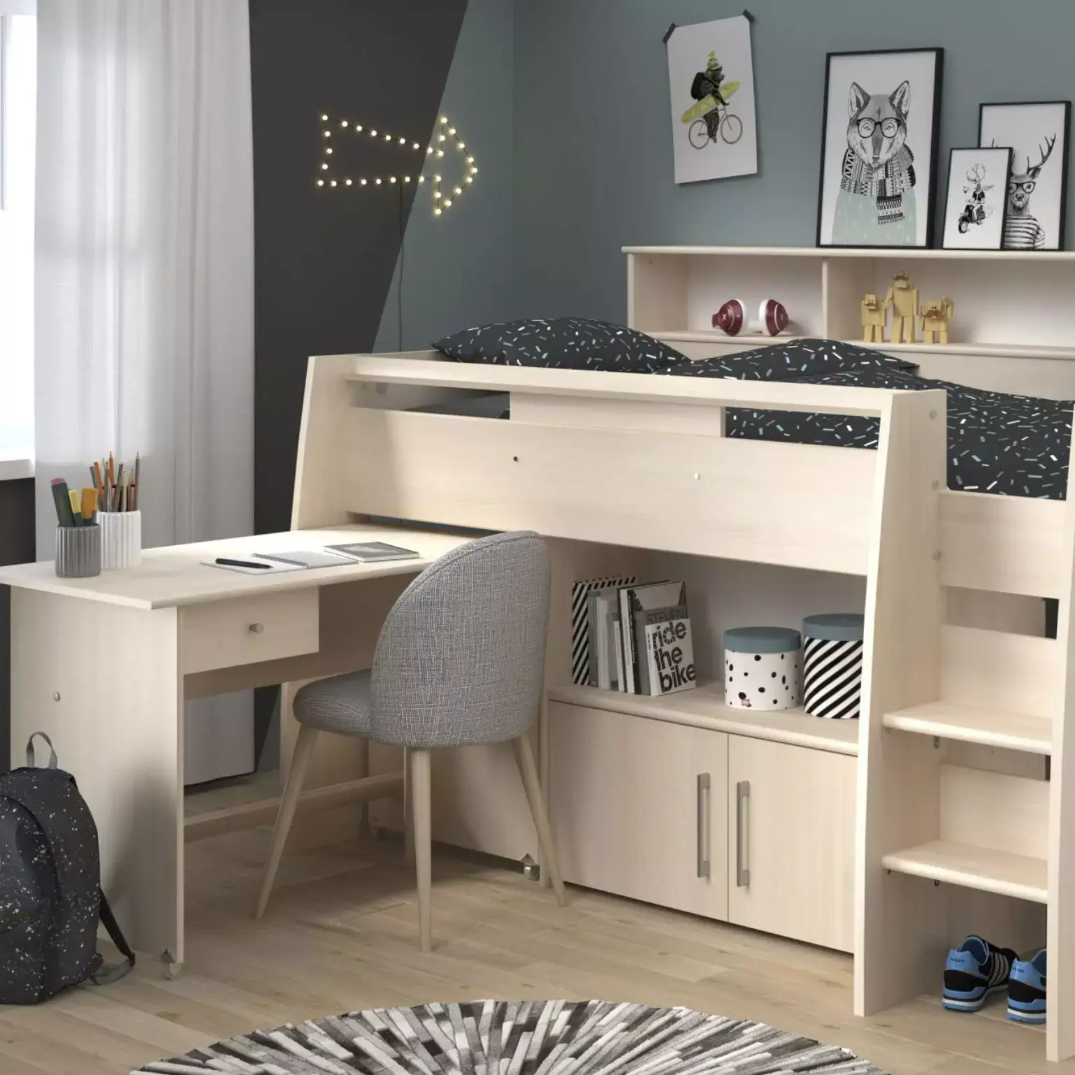 Lit mezzanine CHARLY 2 avec échelle intégrée, 1 bureau extensible sur roulettes avec 1 tiroir, 1 commode intégrée à 2 portes, 1 grand compartiment au-dessus, compartiments de rangement sur le côté du lit et en bout de lit