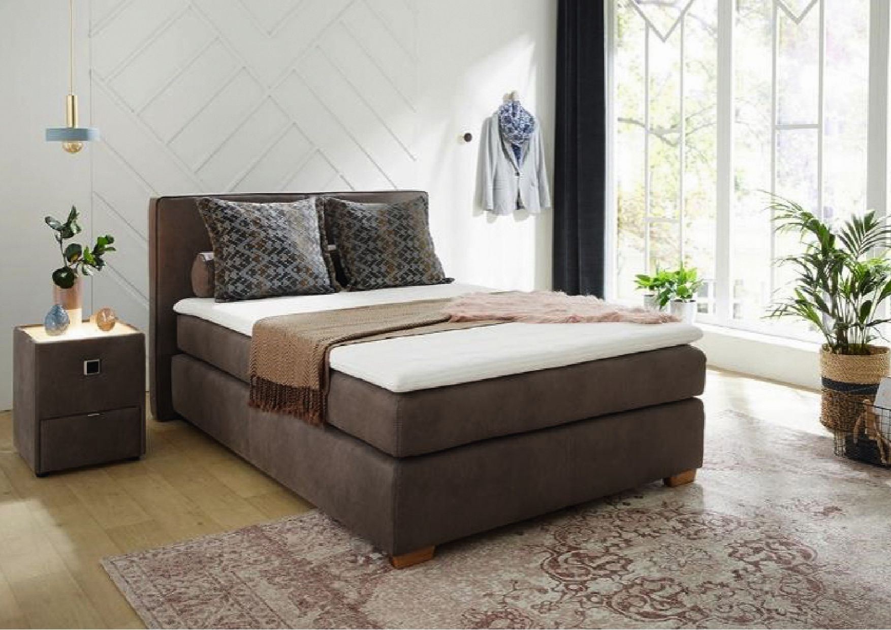 Lit boxspring LINDA