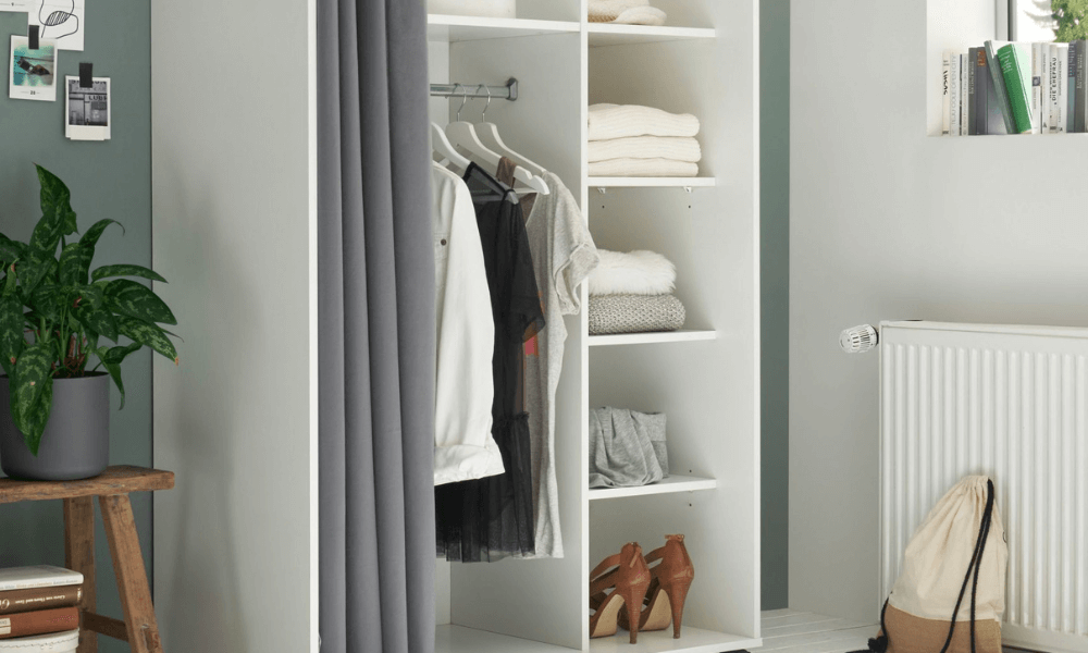 Dressing avec rideau en tissu JENKE,  rideau en tissu gris,  Caisson : ton blanc,  L/H/P env. 100/145/50 cm