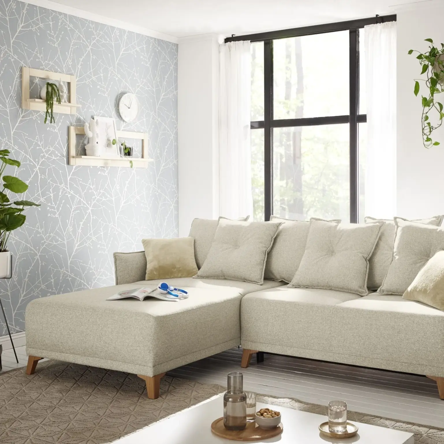 Polsterecke mit Funktion PAMPLONA 2F.URC Polsterecke PAMPLONA  mit Schlaffunktion in der Farbe beige. Inklusive Bettkasten, 6 Rückenkissen und 2 Zierkissen. B/H/T ca. 255/91/185 cm