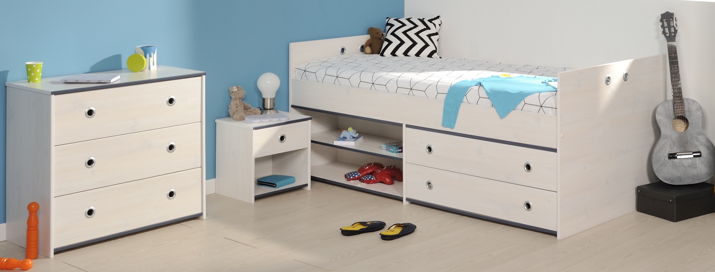 Bett mit Nachttisch und Kommode SMOOZY 23a Bett mit Nachttisch und Kommode SMOOZY 23a